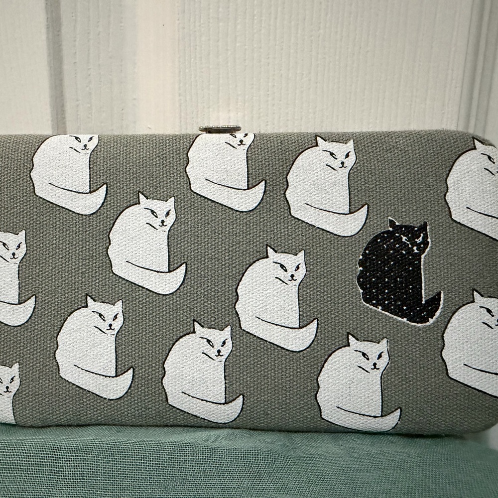Icing Gray Cat Pattern Wallet - image 2